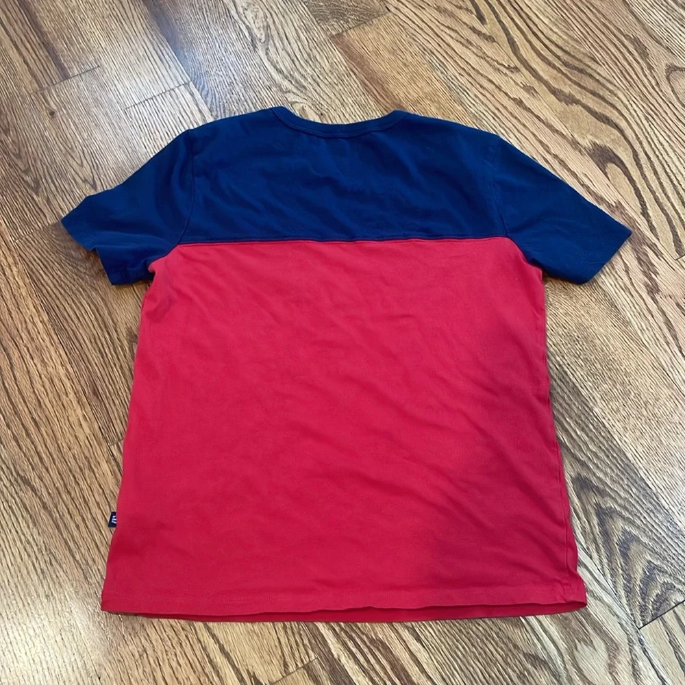 Boy’s Gap Kids T-Shirt. Size Medium 10-12. Excellent Condition.